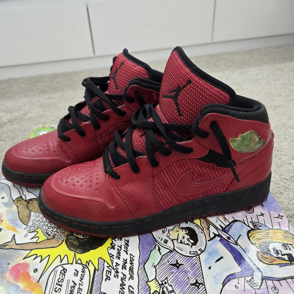 Jordan's 1 Retro 97 TXT Gym Red